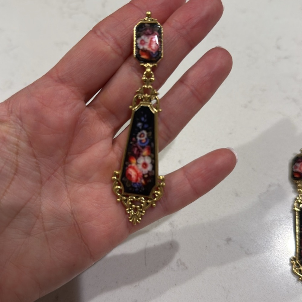 Flower Enamel Earrings - Picture 2 of 3